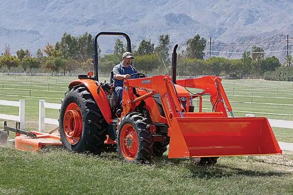 60-79 HP tractor w/ open cab
