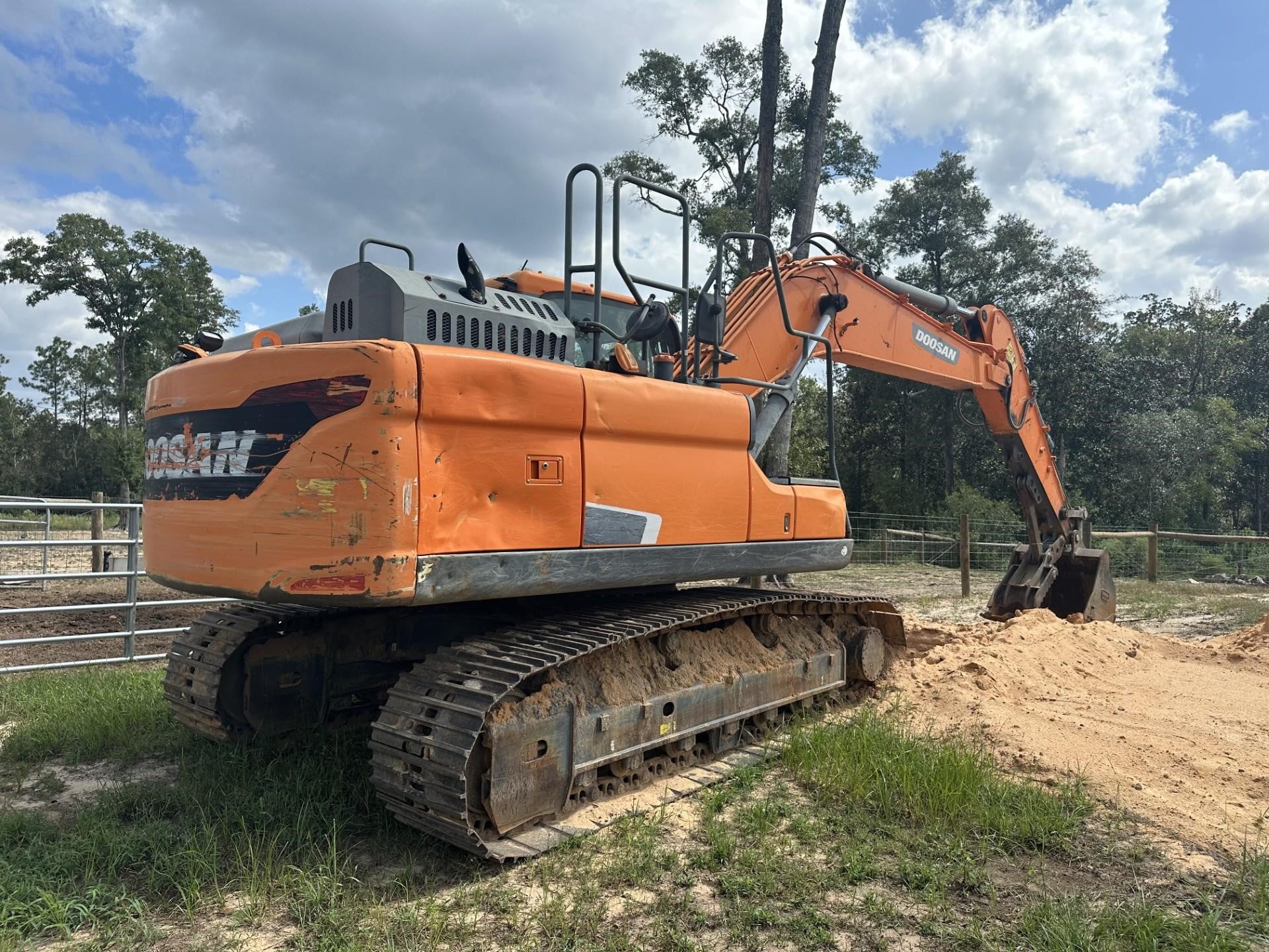 HITACHI ZX450 LC3 - Parish Tractor